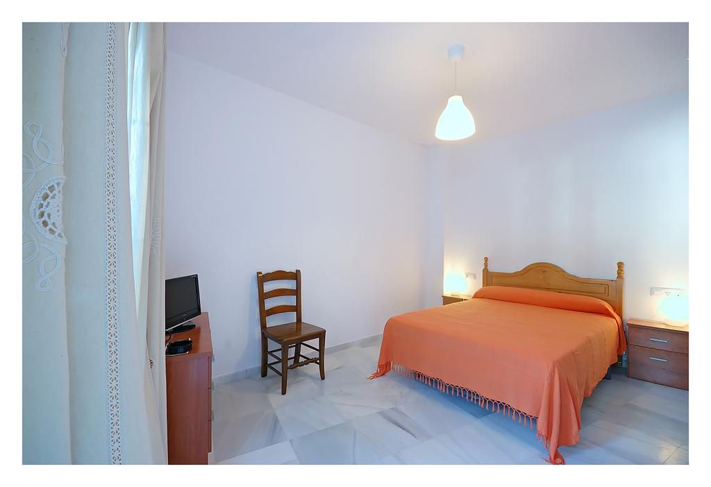 Hostal La Posada Conil De La Frontera Exteriör bild